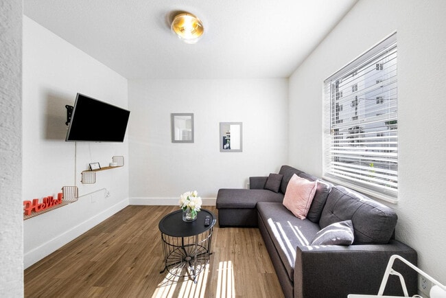 Photo - 237 38th St Unit SI ID1632438P