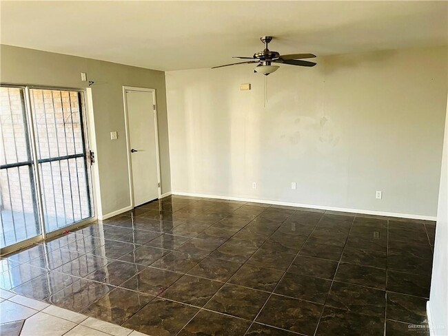 Photo - 817 Marinel Ln