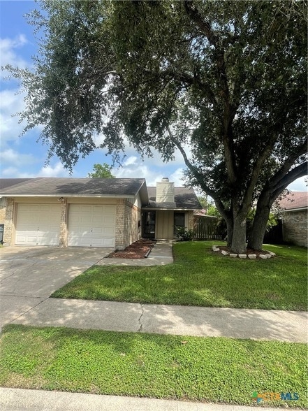 Building Photo - 513 Camelot Dr