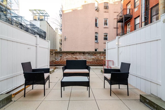 Photo - 19 St Marks Pl Unit SI FL1-ID1495801P