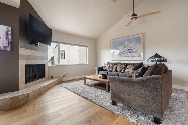 Building Photo - 301 Crocus Ct Unit SI ID1513730P