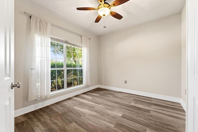 Photo - 554 Camellia Ct