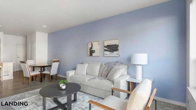 Building Photo - 17500 25th Ave NE Unit LL201