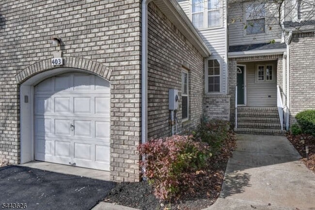 Photo - 403 Taggert Dr