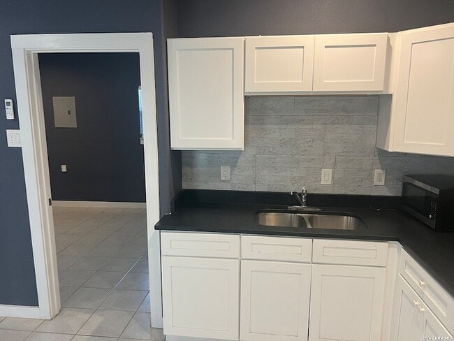 Photo - 1750 W Craig Pl