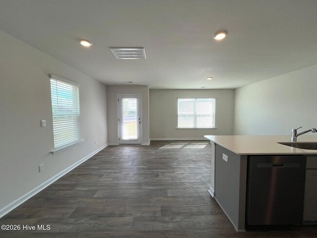 Photo - 201 Maddox Dr