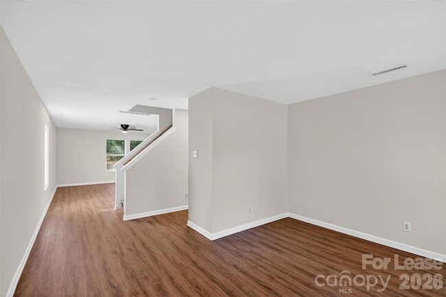 Photo - 458 Settlers Ridge Dr