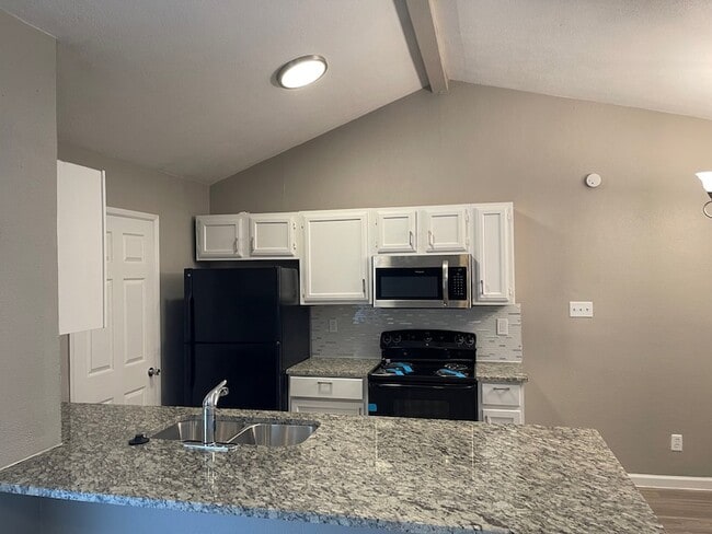 Building Photo - 9451 Gonzales Dr