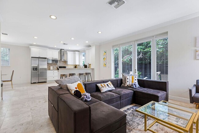 Photo - 1705 NE 11th St Unit SI ID1372360P