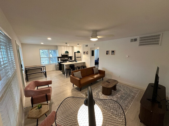 Photo - 1317 Newning Ave Unit SI ID1497887P