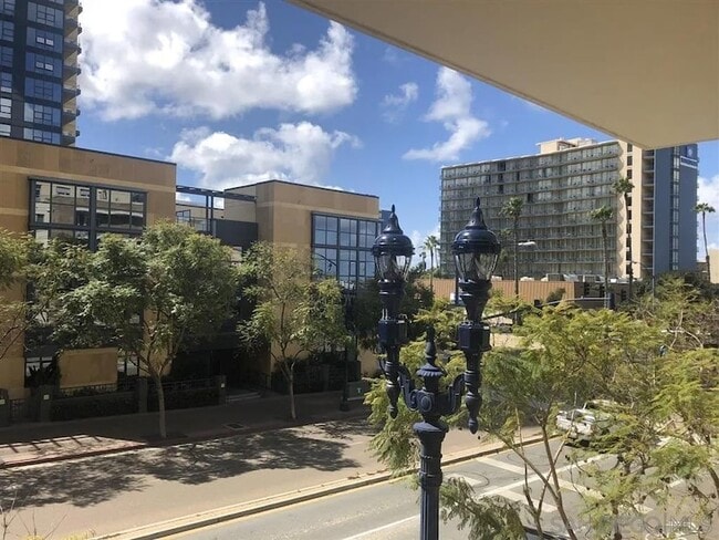 Building Photo - 1431 Pacific Hwy Unit 308