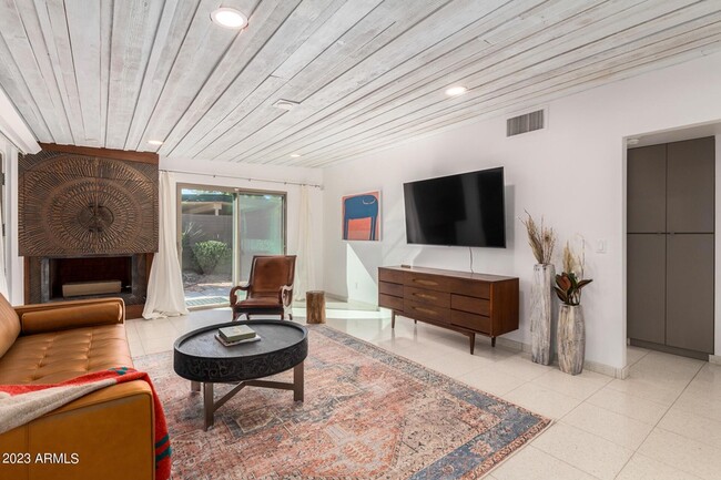 Photo - 5018 N 71st Pl