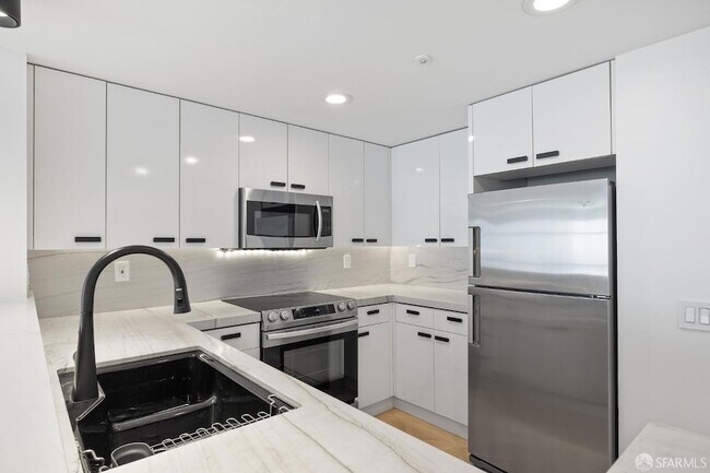 Photo - 403 Main St Unit 717N