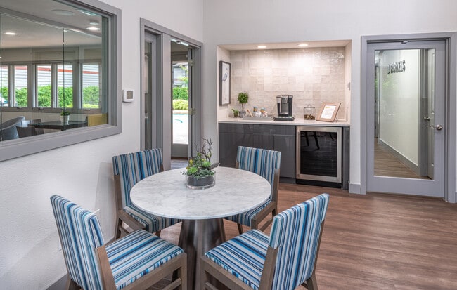 Photo - Alder Bellevue