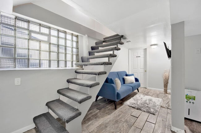 Photo - 1205 W Oakdale Ave Unit ID1319107P