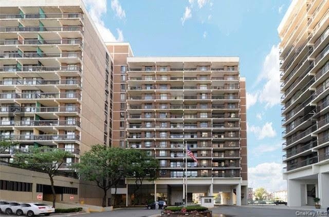 Building Photo - 152-18 Union Tpke Unit 8S