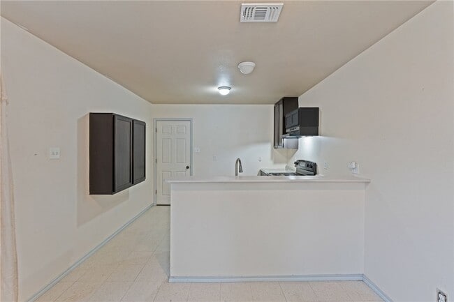 Photo - 3630 Stinson St