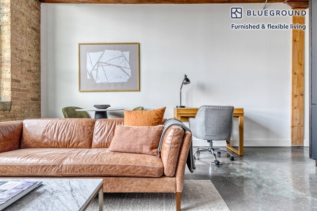 Photo - 2061 N Southport Ave Unit FL3-ID567