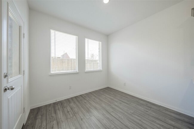 Photo - 5929 Priory Dr