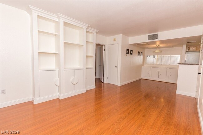 Photo - 8070 W Russell Rd Unit 1051