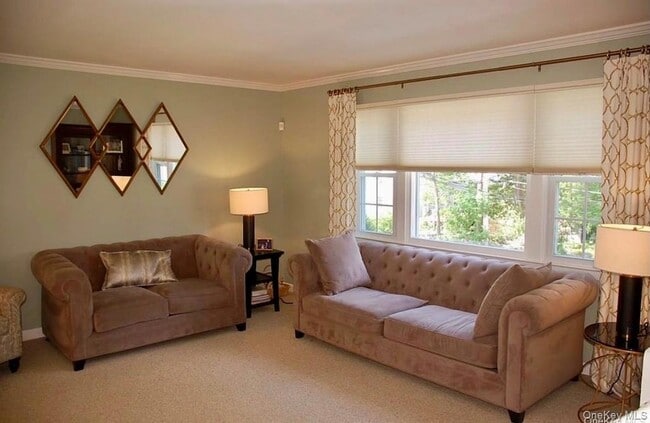 Photo - 18 Coralyn Ave