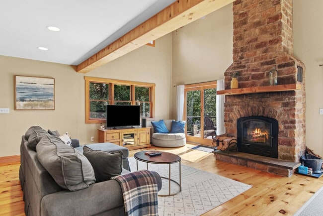 Building Photo - 2517 W Hubbell Hill Rd Unit SI ID1492983P
