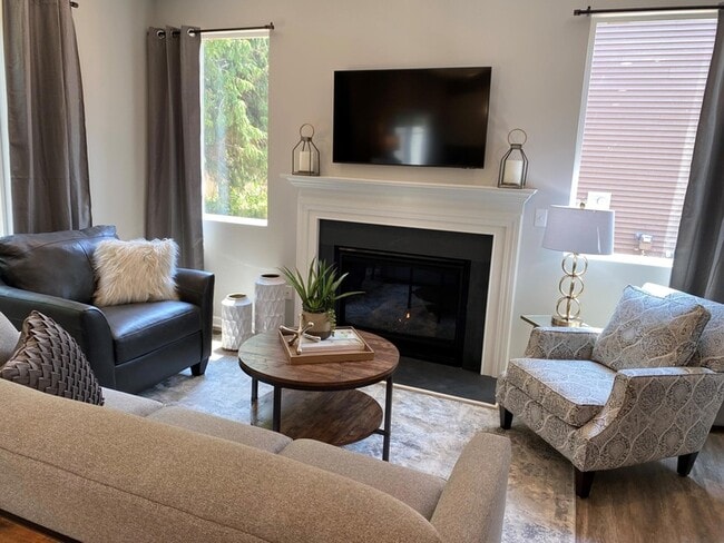 Photo - 1029 Rebecca St Unit 13
