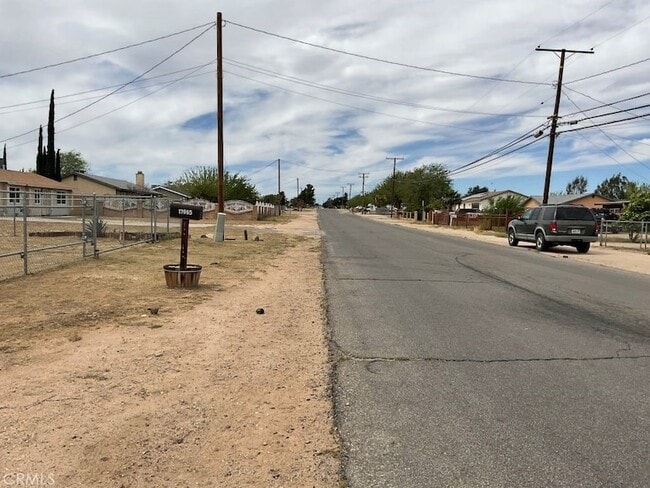 Photo - 17965 Live Oak St