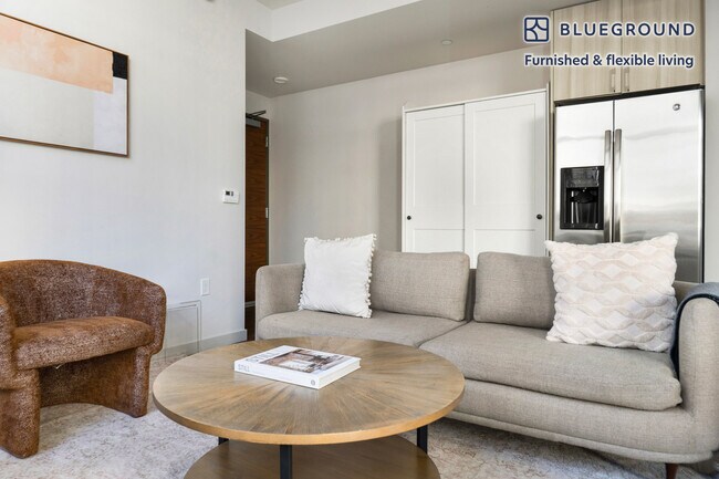 Building Photo - 2015 2nd Ave Unit FL3-ID967