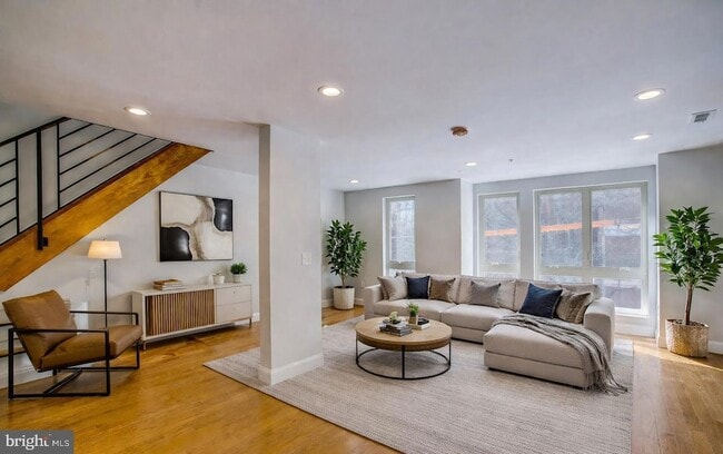 Building Photo - 1249 N 17th St
