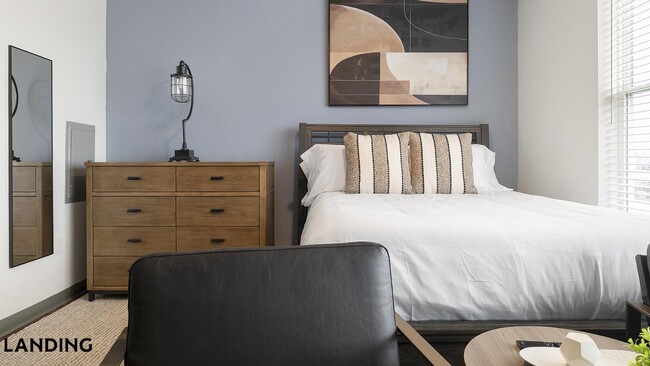 Building Photo - 302 13th St S Unit 531