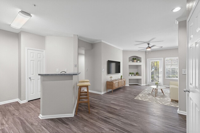Benton Pointe apartments — community photo - Benton Pointe