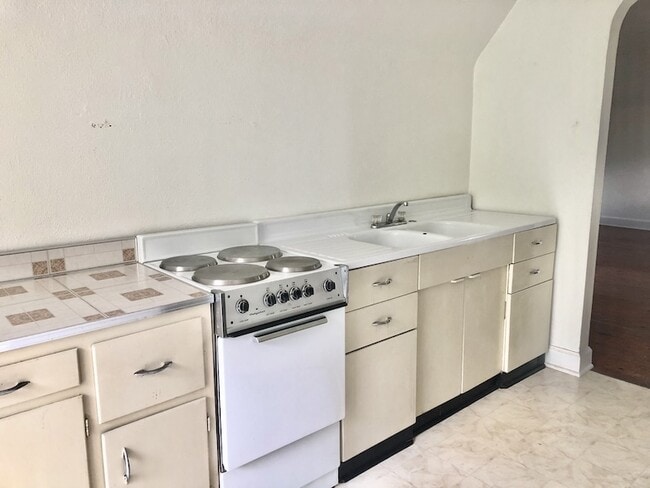 Photo - 207 7th Ave