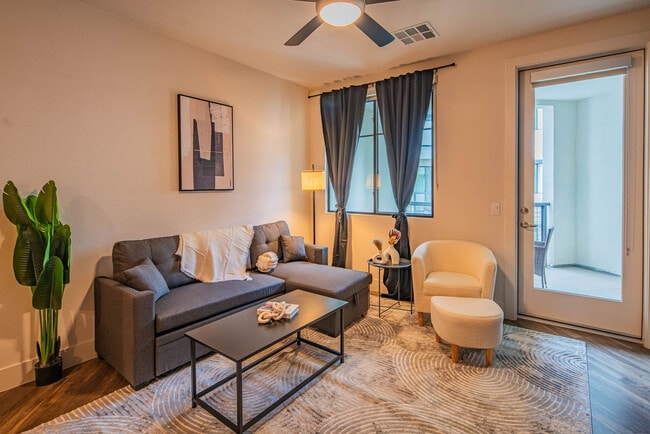 Building Photo - 15501 N Dial Blvd Unit ID1273594P