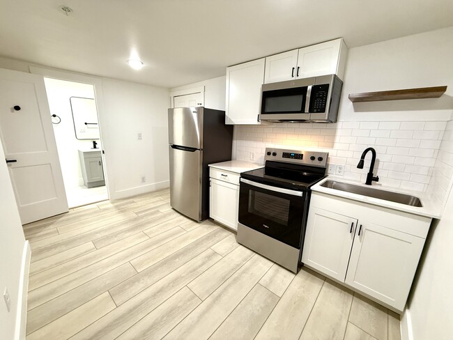 Photo - 2204 W San Antonio St