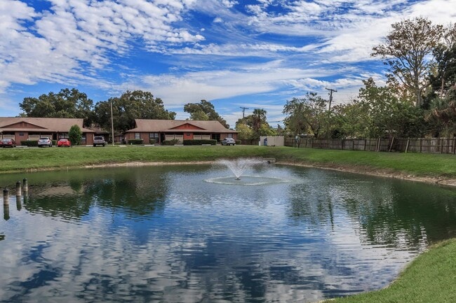 Building Photo - Cottage Court Apartments