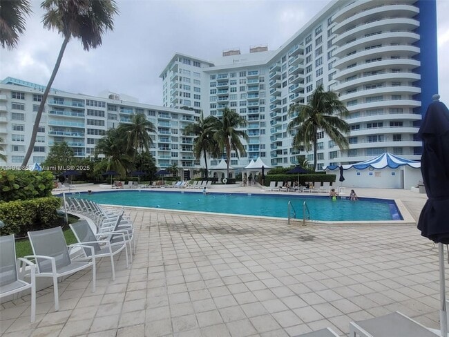 Photo - 5161 Collins Ave Unit 214