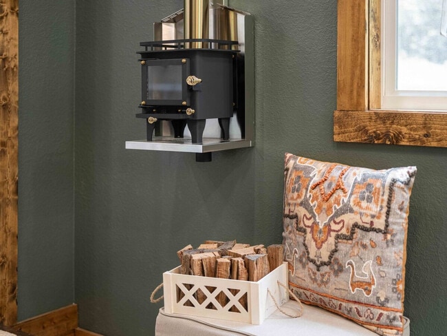 Building Photo - 461 Laughlin Ridge Rd Unit ID1241317P