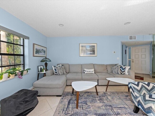 Photo - 5415 Verona Dr