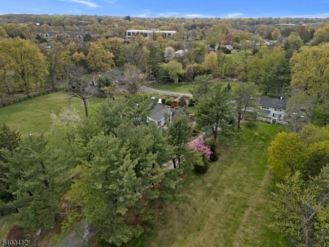 Photo - 423 Country Club Rd