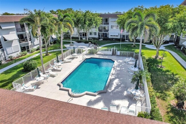 Photo - 400 SE 10th St Unit 105