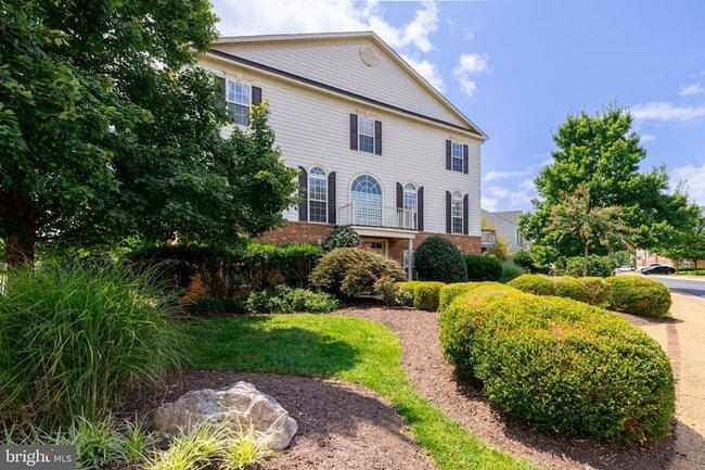 Photo - 2915 Murano Way