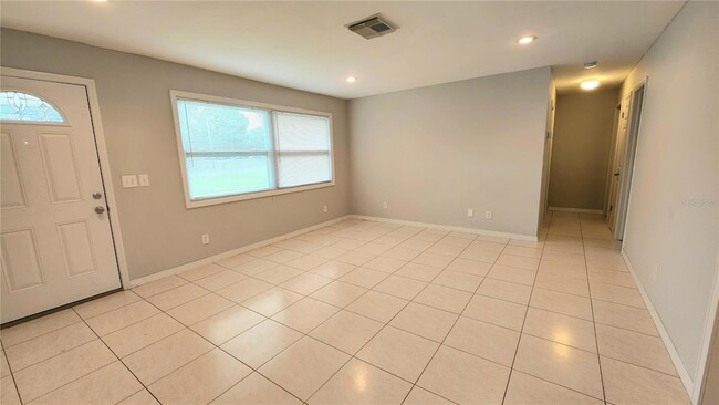 Photo - 2834 FL-590