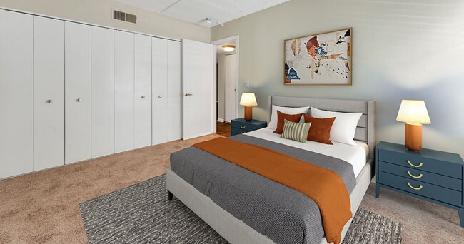 Photo - The Easton Apartments