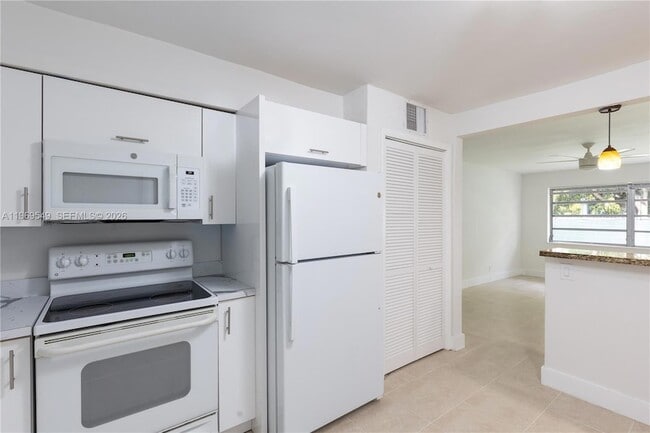 Photo - 129 SE 4th St