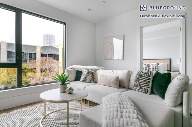 Building Photo - 1288 Howard St Unit SI FL4-ID2123