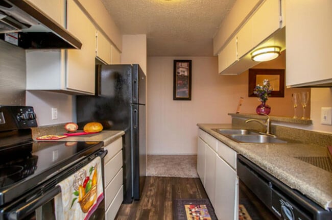 Building Photo - Magnolia Pointe