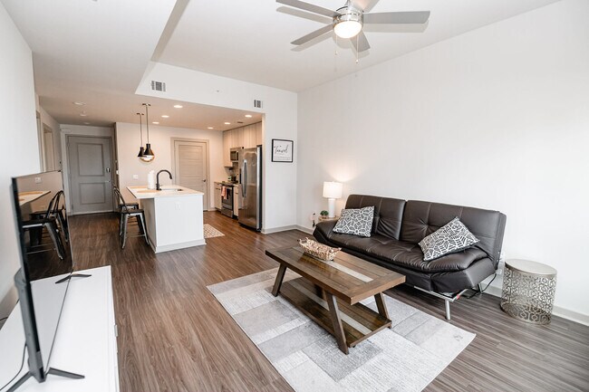 Photo - 225 S Poplar St Unit ID1013804P