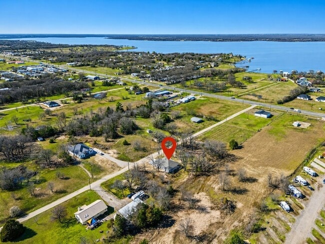 Photo - 202 Dover Dr