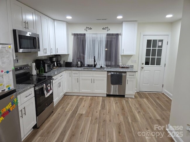 Photo - 4265 Center Rd